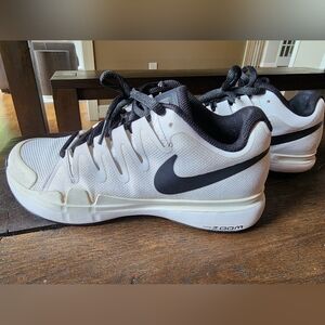RARE NIKE ZOOM VAPOR 9.5 Tour Court Shoe Women's Size 7.5